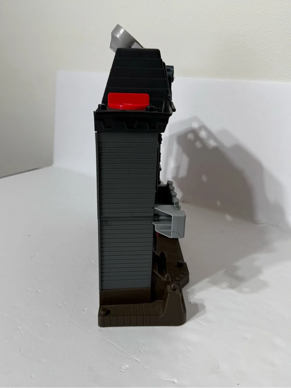 Imaginext Legends of Batman Gotham City Crime Alley DC Super Friends w/ Penguin